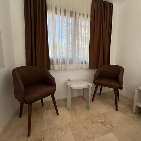 Kai فندق أورلا